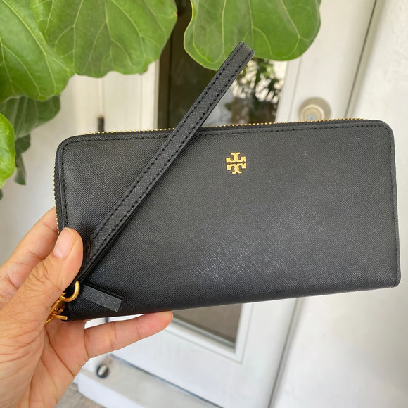 Tory Burch Emerson Wristlet Continental Wallet 136110 Black - Picture 1 of 8